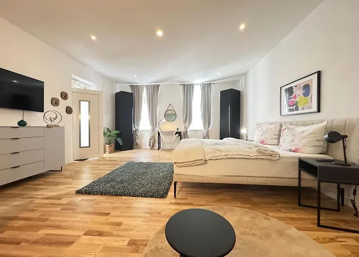 Schritte Entfernt Vom Hundertwasserhaus L Hg3 Apartamento *